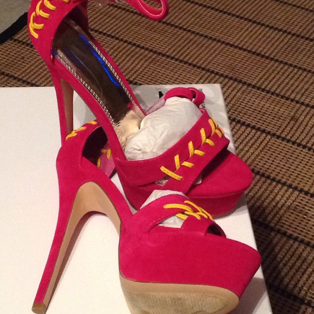 New Ladies Fuchsia 6in Platform Faux Suede Heel